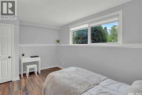 209 Douglas Avenue E, Regina, SK - Indoor Photo Showing Bedroom