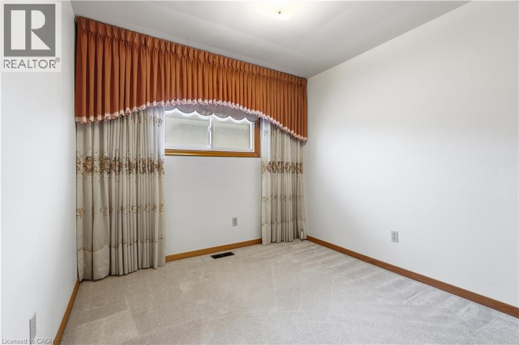 7 Duchess Court, Hamilton, ON - Indoor Photo Showing Other Room