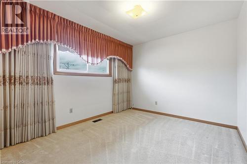 7 Duchess Court, Hamilton, ON - Indoor Photo Showing Other Room
