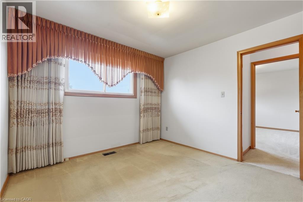7 Duchess Court, Hamilton, ON - Indoor Photo Showing Other Room