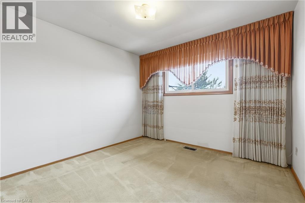 7 Duchess Court, Hamilton, ON - Indoor Photo Showing Other Room
