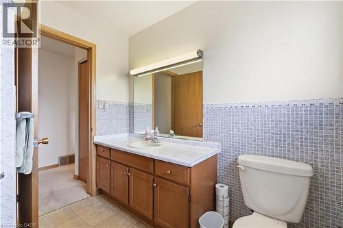 7 Duchess Court, Hamilton, ON - Indoor Photo Showing Bathroom