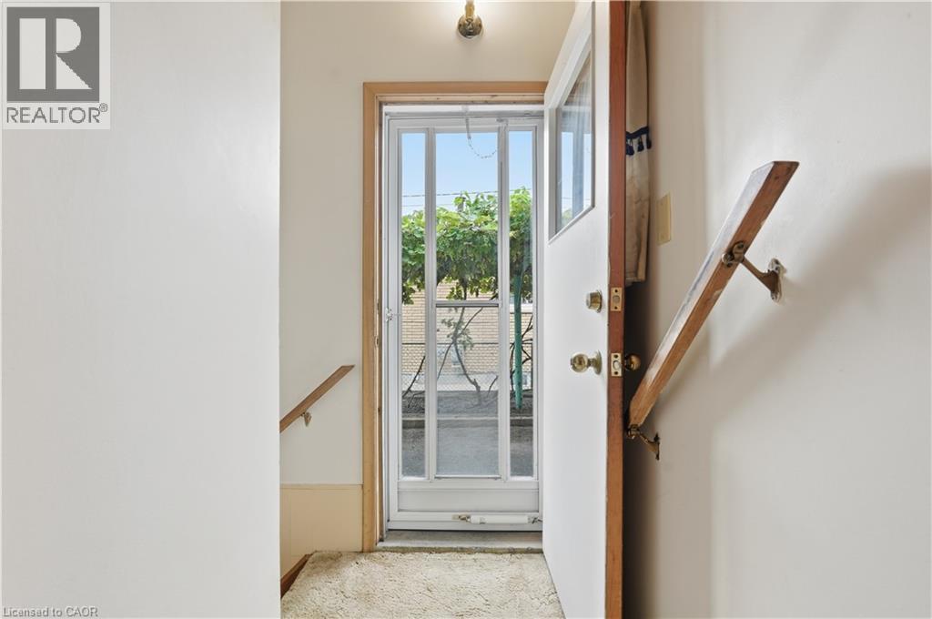 7 Duchess Court, Hamilton, ON - Indoor Photo Showing Other Room