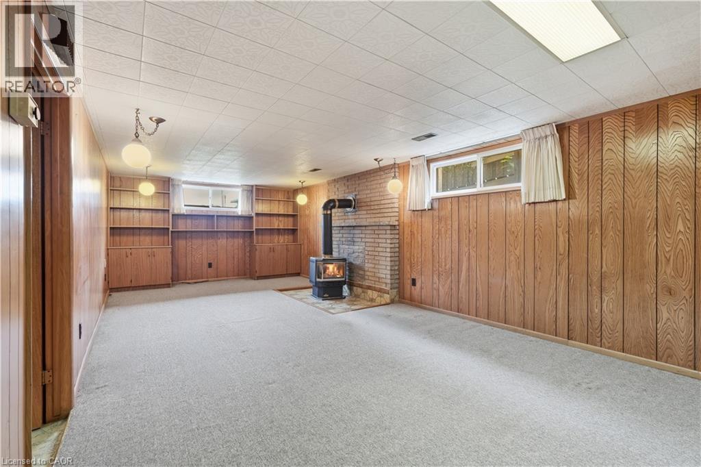 7 Duchess Court, Hamilton, ON - Indoor With Fireplace