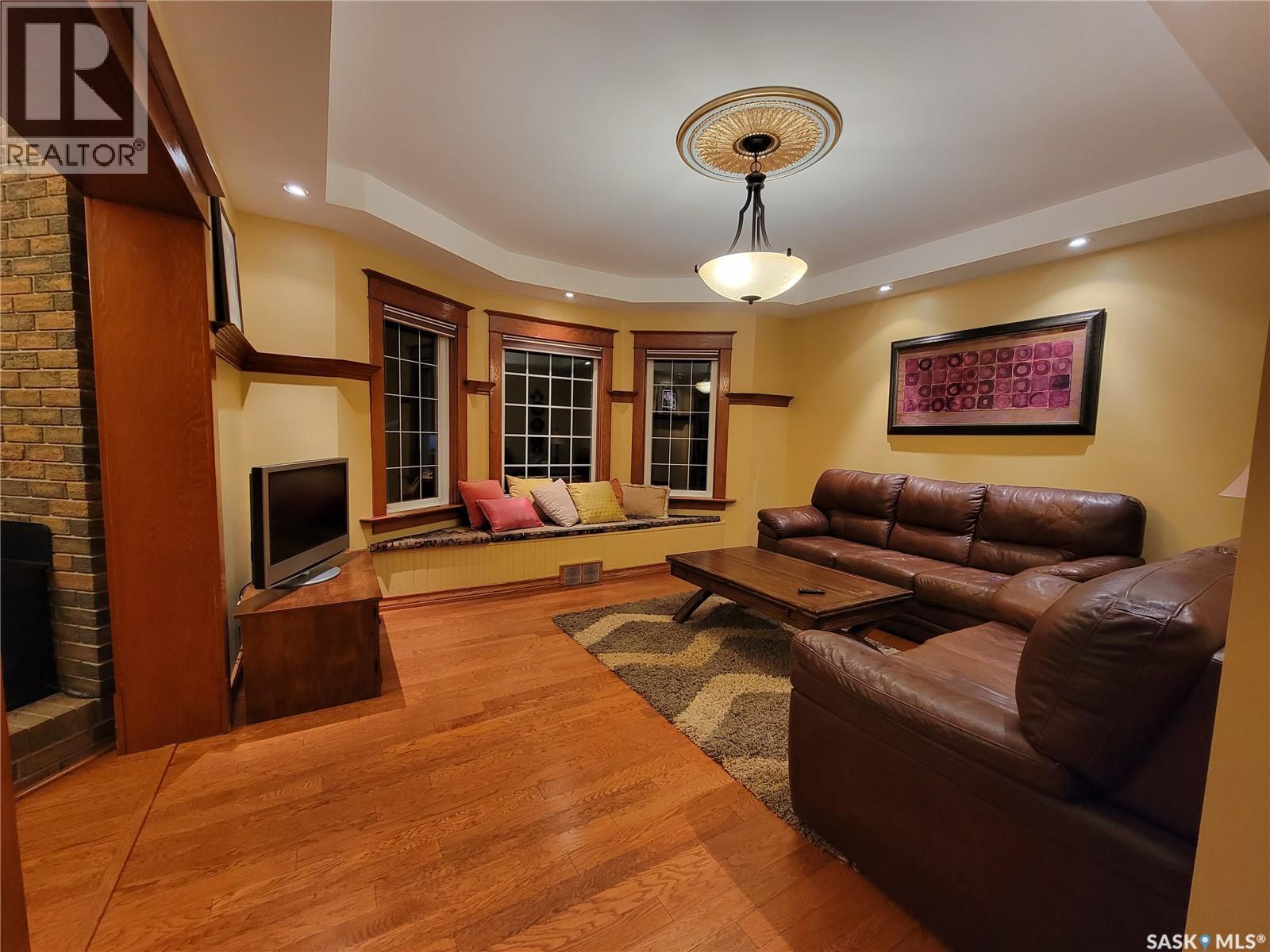 560 4Th Avenue E, Unity, SK - Indoor With Fireplace