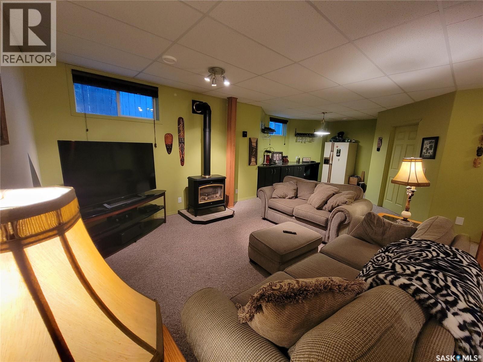 560 4Th Avenue E, Unity, SK - Indoor Photo Showing Basement