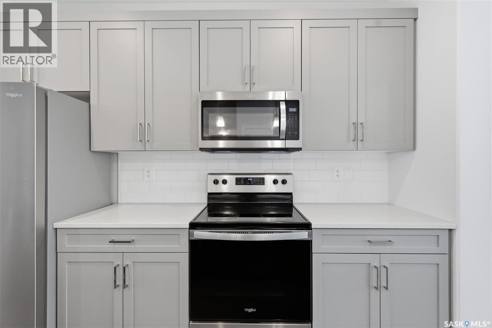 122 Taskamanwa Street, Saskatoon, SK - Indoor Photo Showing Kitchen