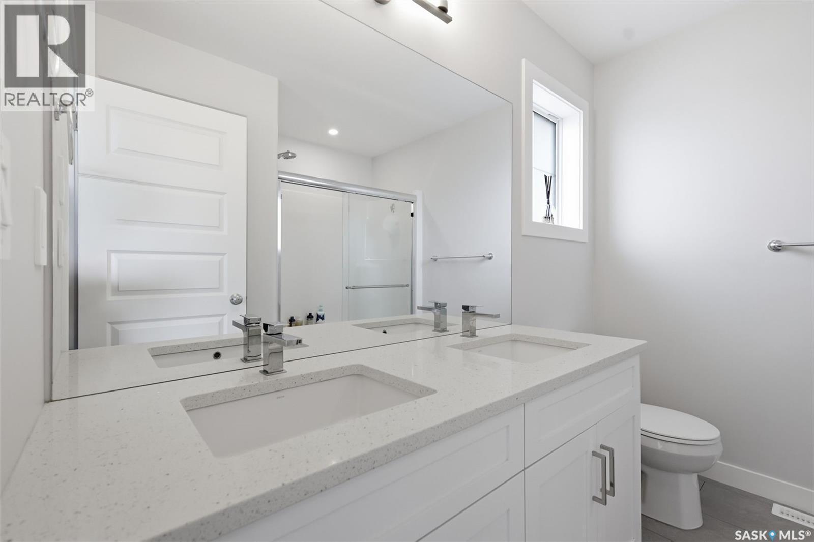 122 Taskamanwa Street, Saskatoon, SK - Indoor Photo Showing Bathroom