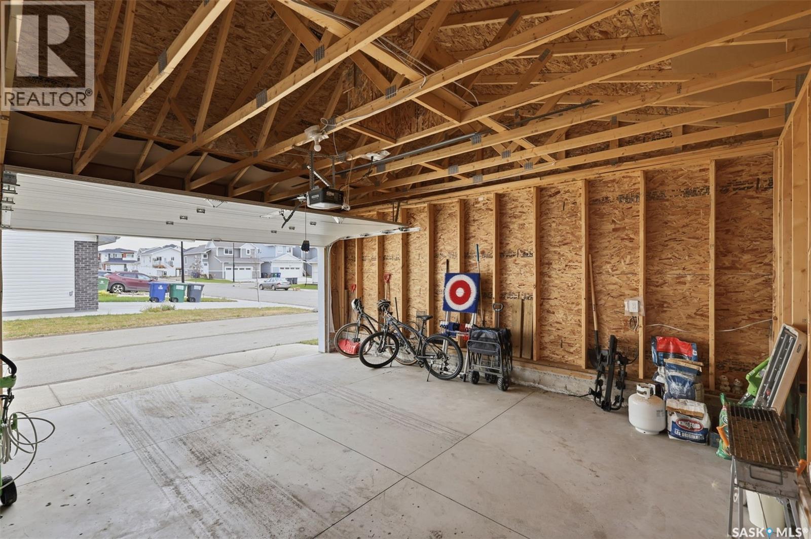 122 Taskamanwa Street, Saskatoon, SK - Indoor Photo Showing Garage