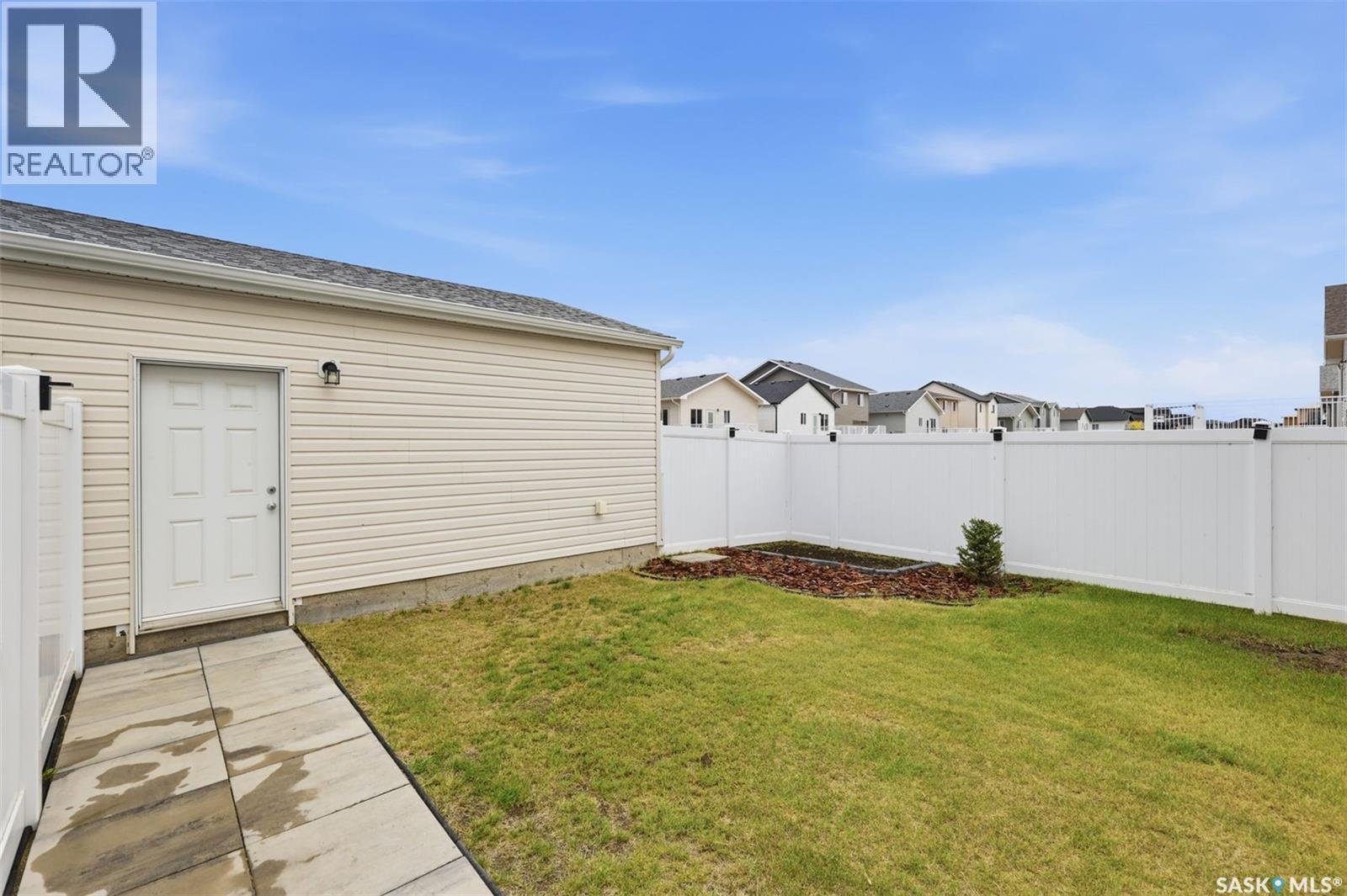 122 Taskamanwa Street, Saskatoon, SK - Outdoor