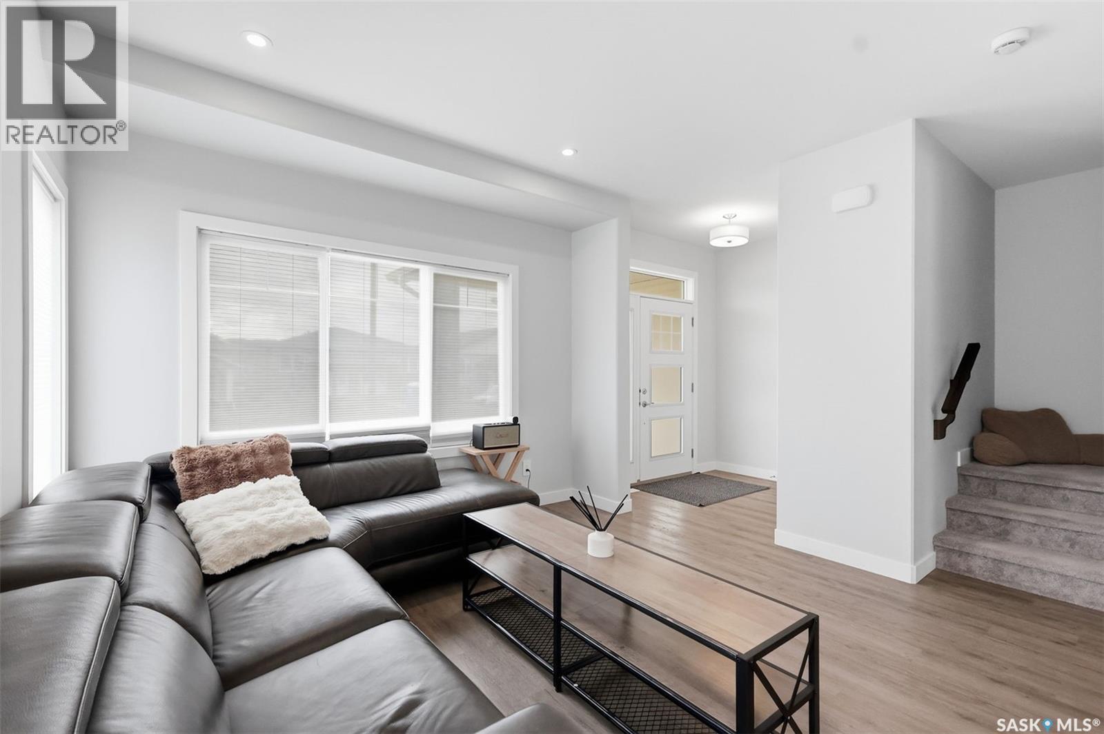 122 Taskamanwa Street, Saskatoon, SK - Indoor Photo Showing Living Room
