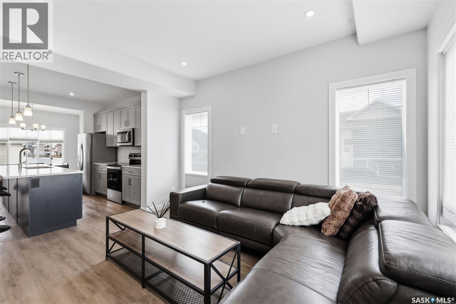 122 Taskamanwa Street, Saskatoon, SK - Indoor Photo Showing Living Room