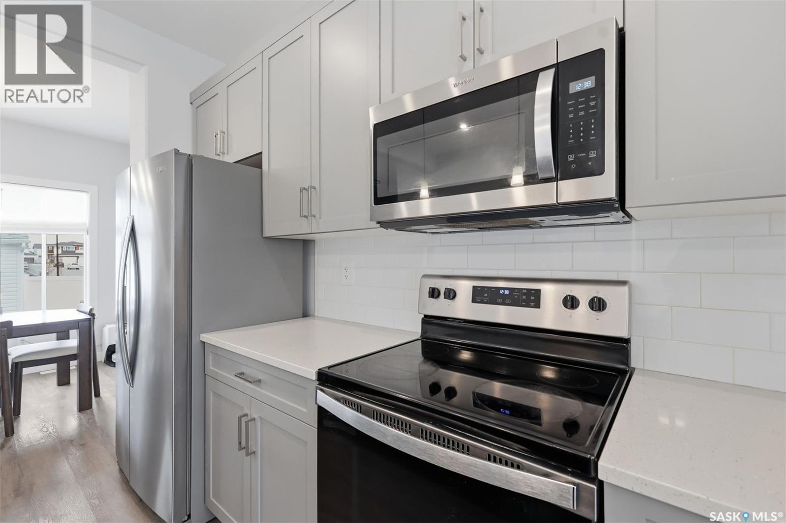 122 Taskamanwa Street, Saskatoon, SK - Indoor Photo Showing Kitchen