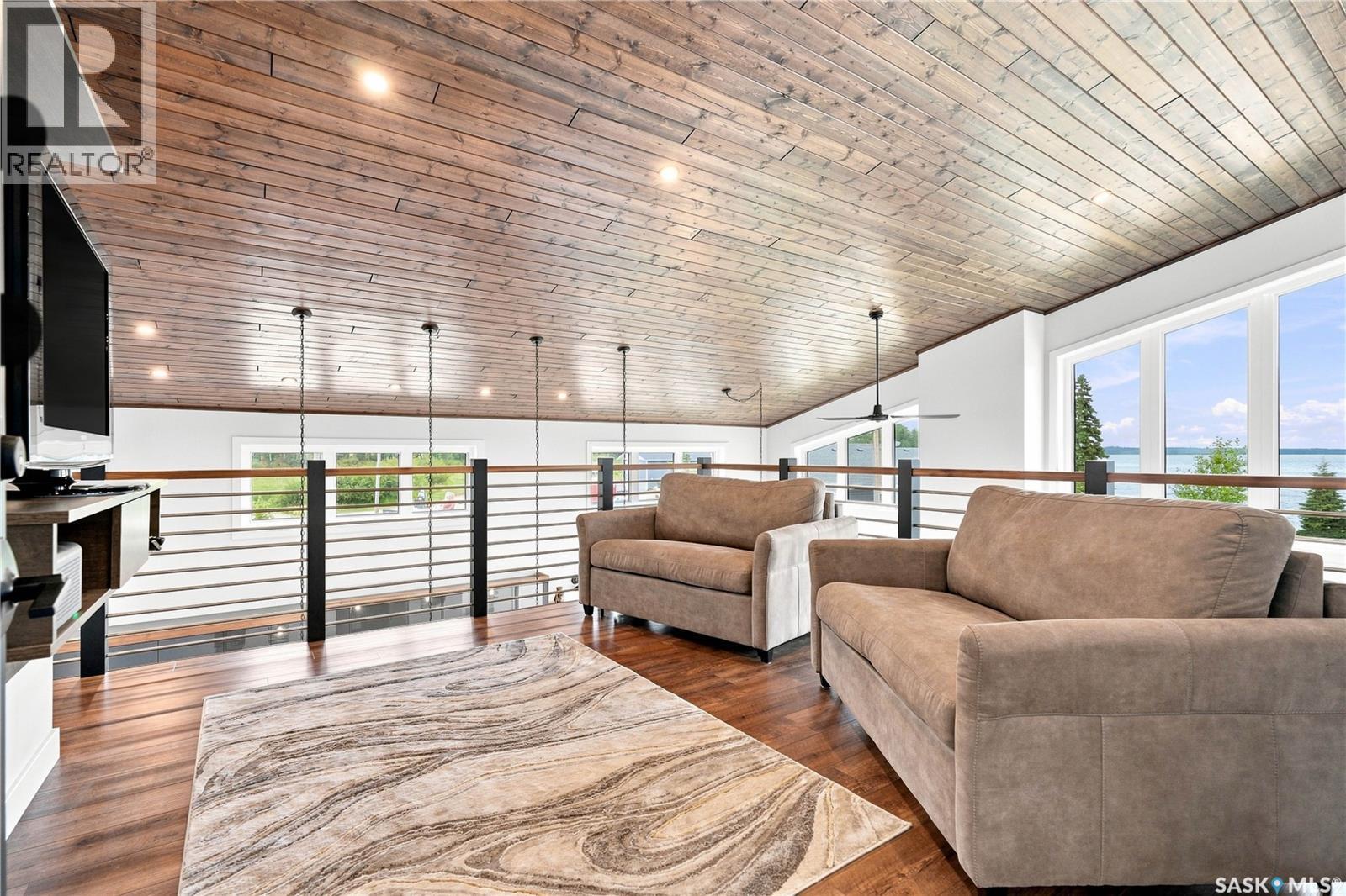 5000 Lakeside Road, Marean Lake, SK - Indoor Photo Showing Living Room