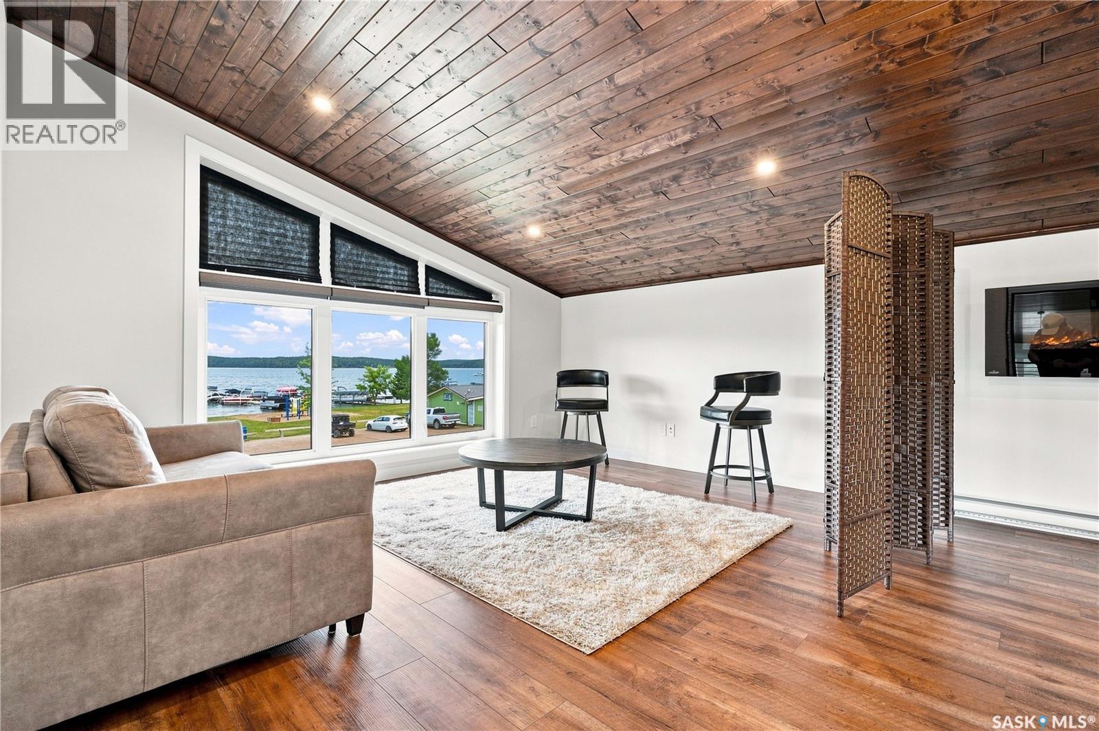 5000 Lakeside Road, Marean Lake, SK - Indoor Photo Showing Living Room