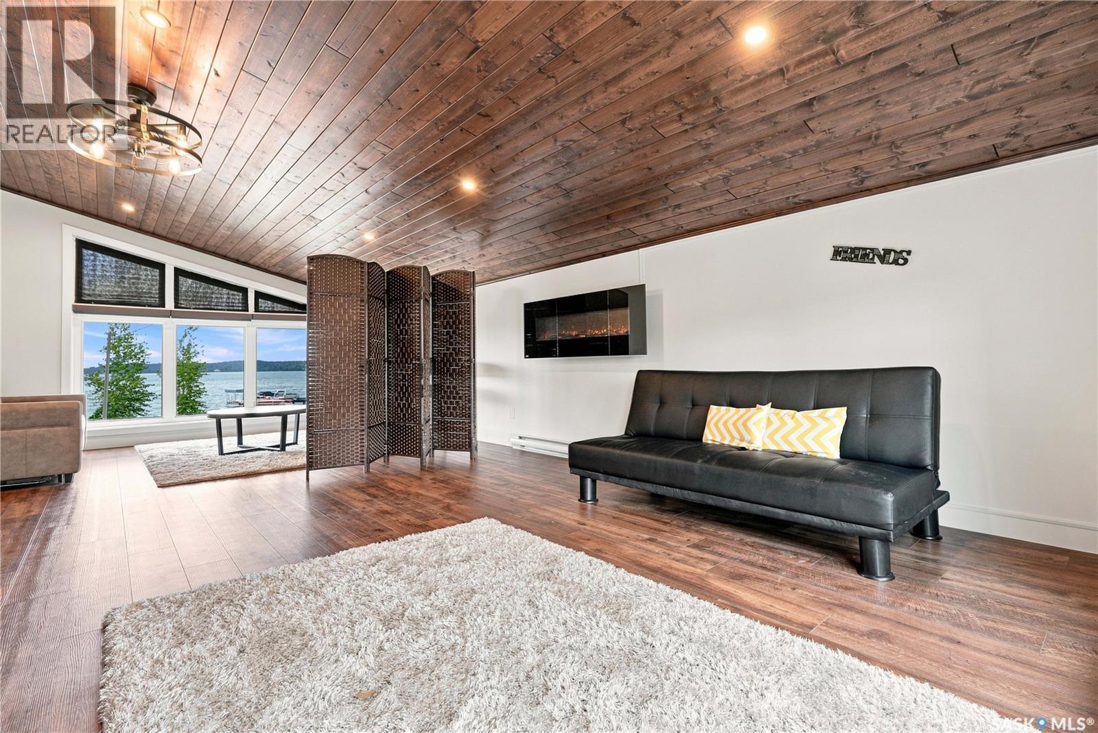 5000 Lakeside Road, Marean Lake, SK - Indoor Photo Showing Living Room