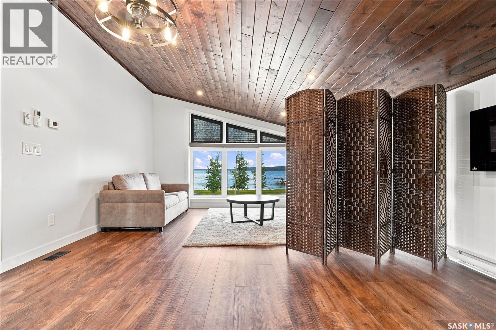 5000 Lakeside Road, Marean Lake, SK - Indoor