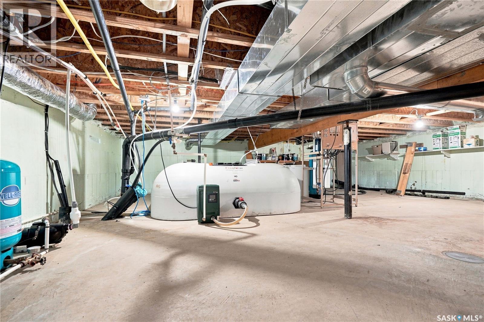5000 Lakeside Road, Marean Lake, SK - Indoor Photo Showing Basement