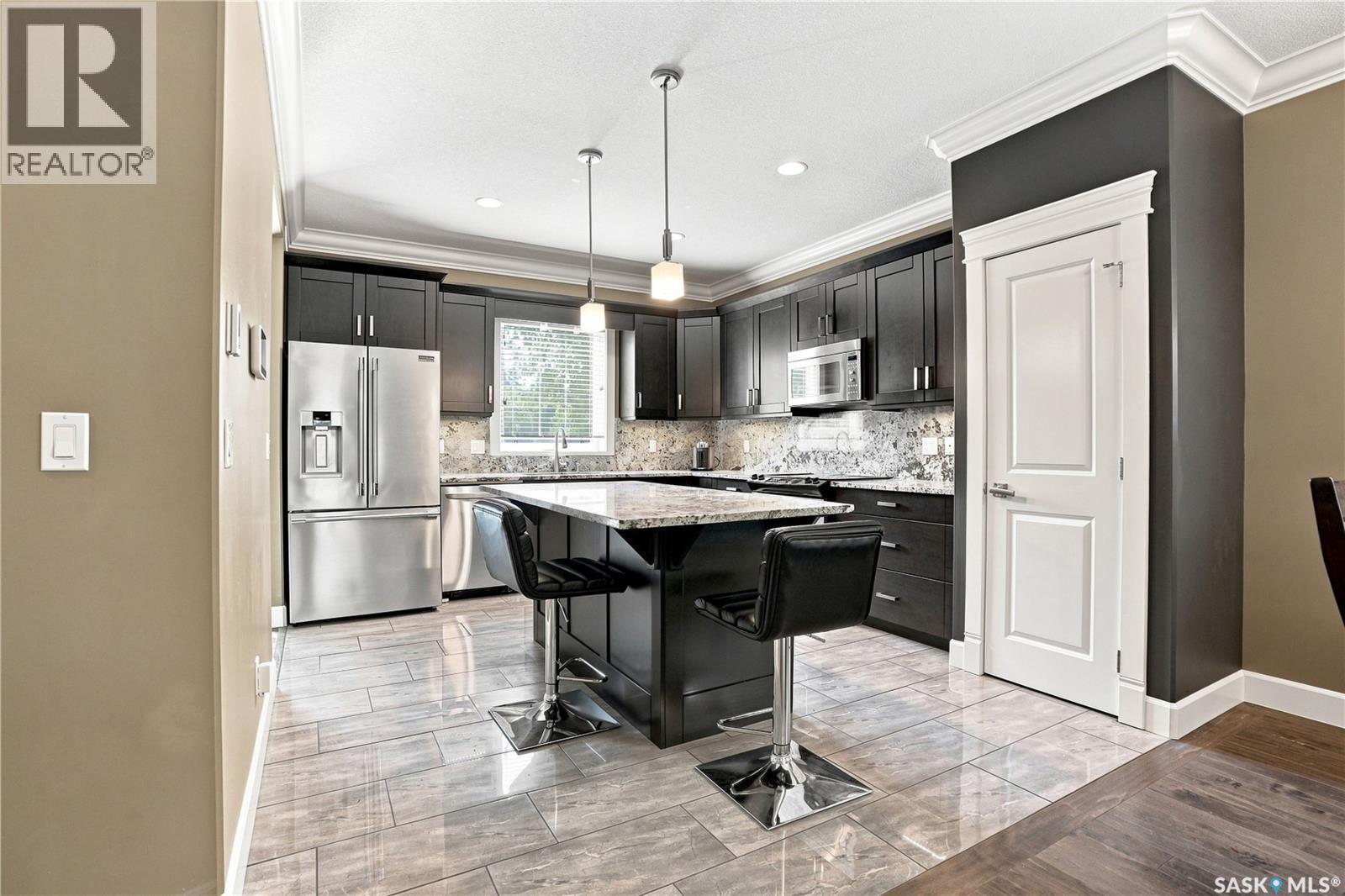 321 110Th Street W, Saskatoon, SK - Indoor Photo Showing Kitchen With Upgraded Kitchen