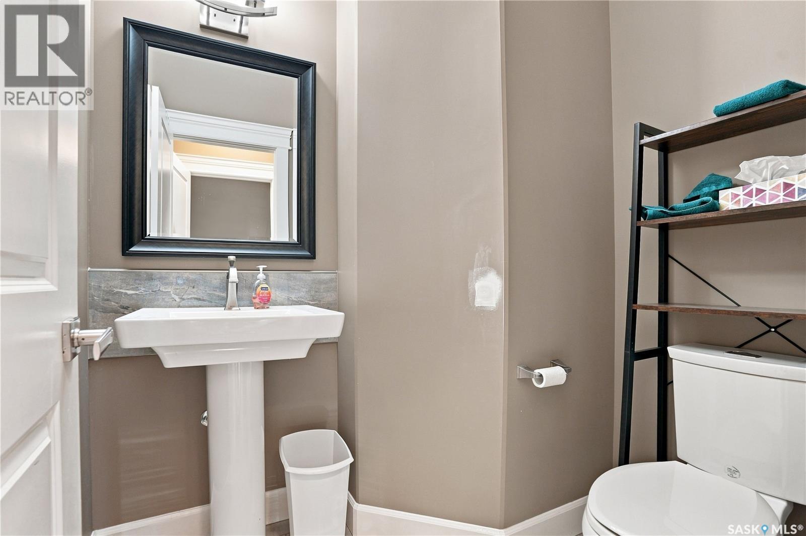 321 110Th Street W, Saskatoon, SK - Indoor Photo Showing Bathroom