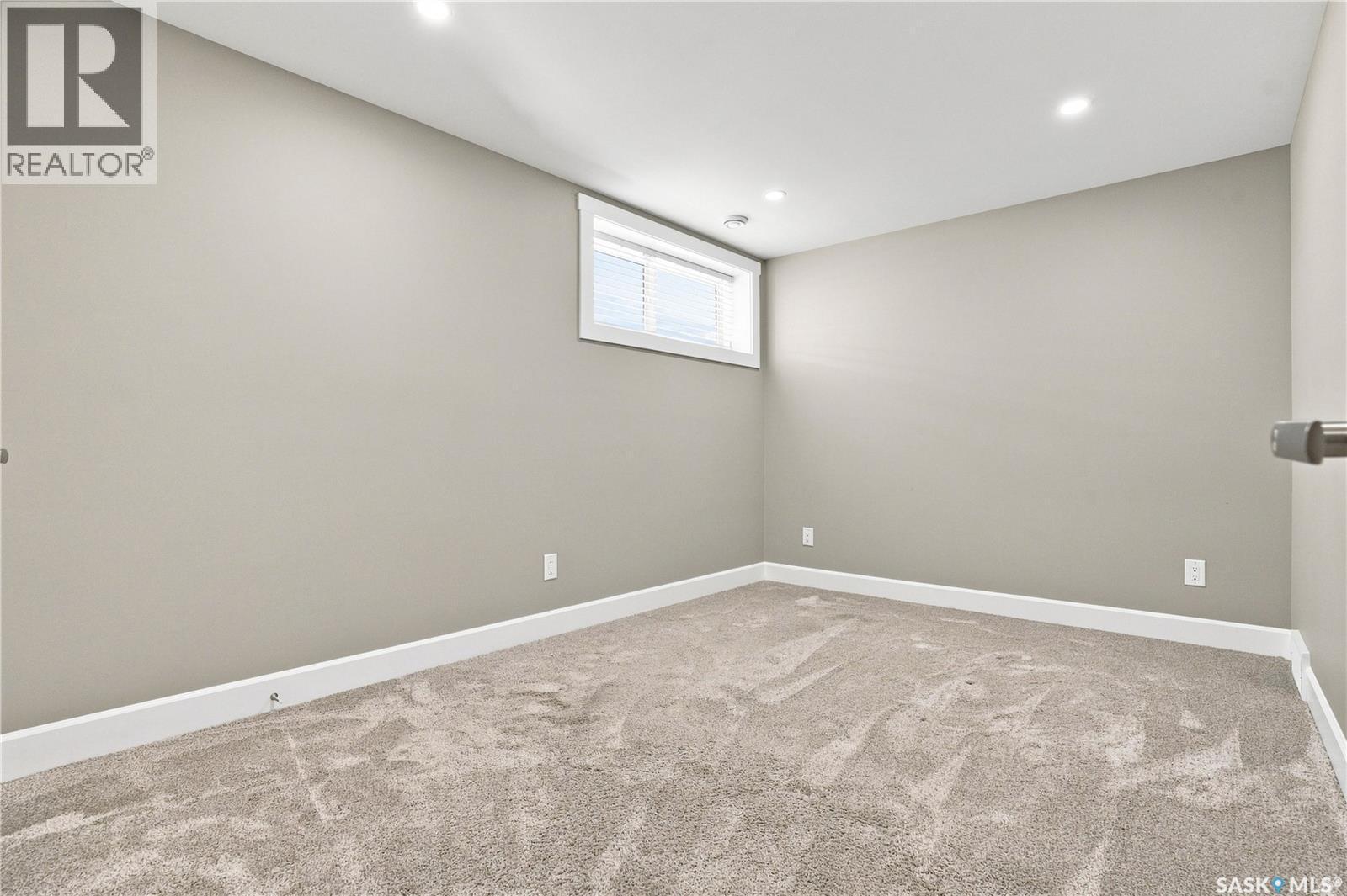 321 110Th Street W, Saskatoon, SK - Indoor Photo Showing Other Room