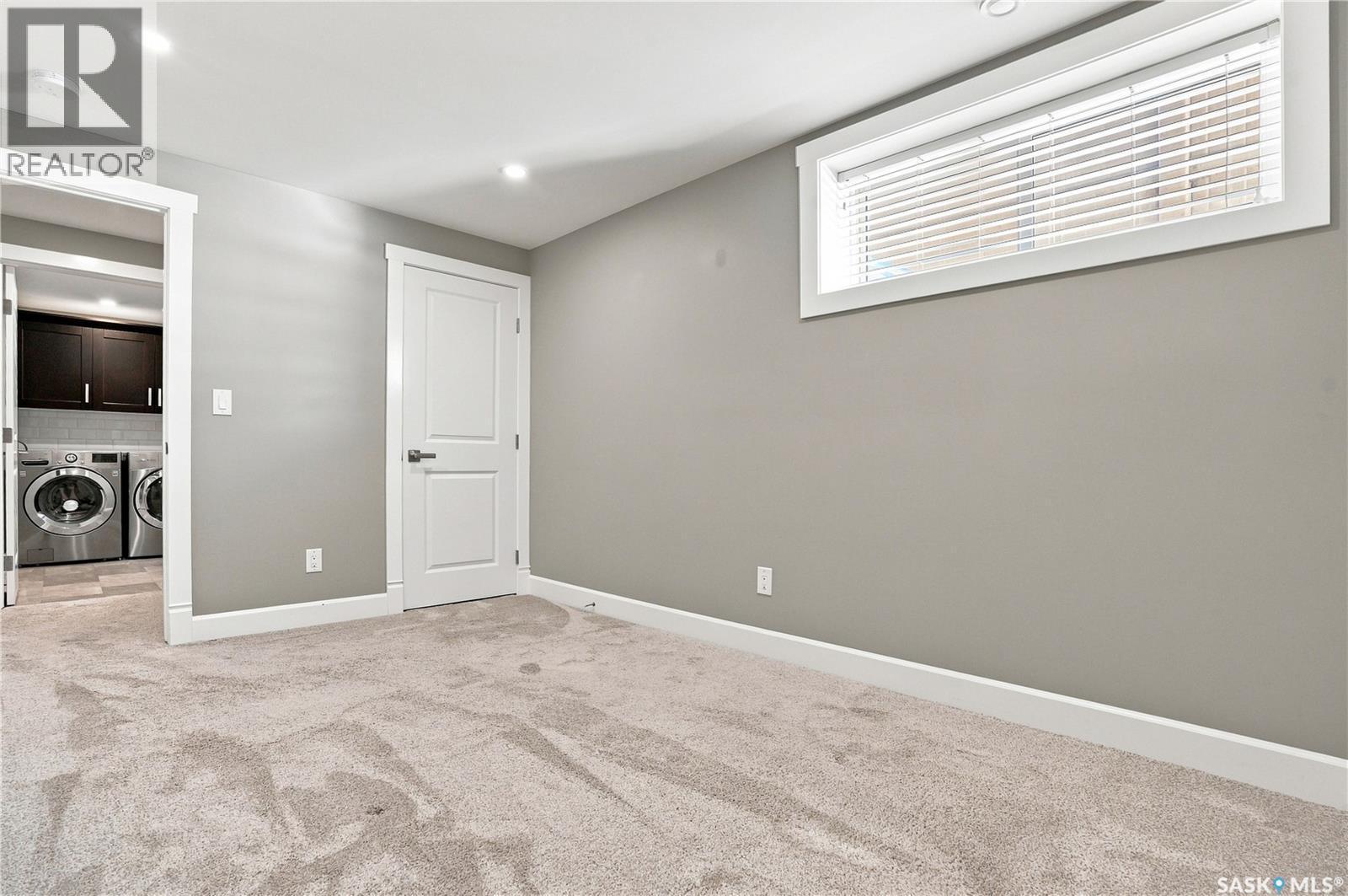 321 110Th Street W, Saskatoon, SK - Indoor Photo Showing Laundry Room