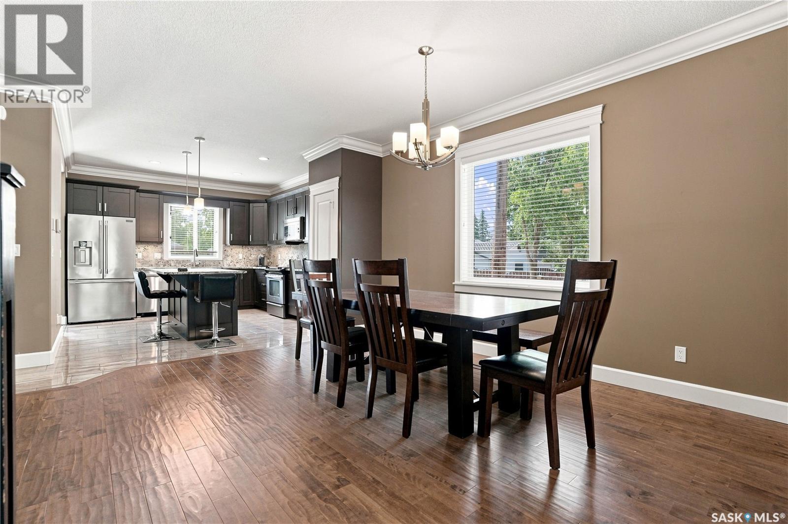 321 110Th Street W, Saskatoon, SK - Indoor Photo Showing Dining Room