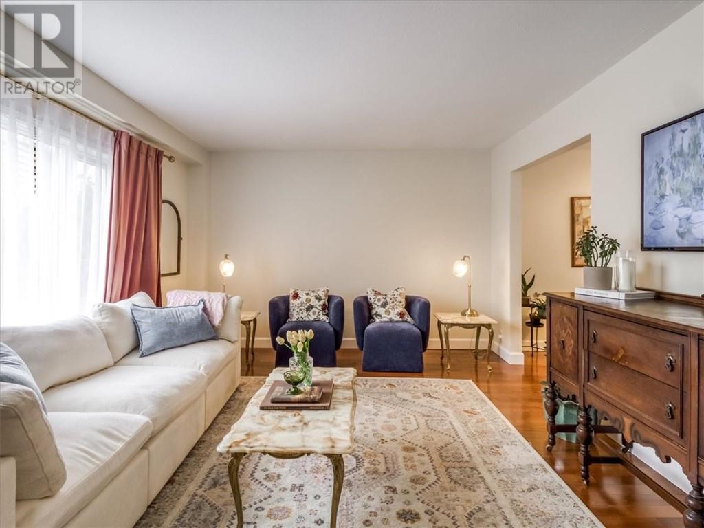 444 St. Raphael, Sudbury, ON - Indoor Photo Showing Living Room