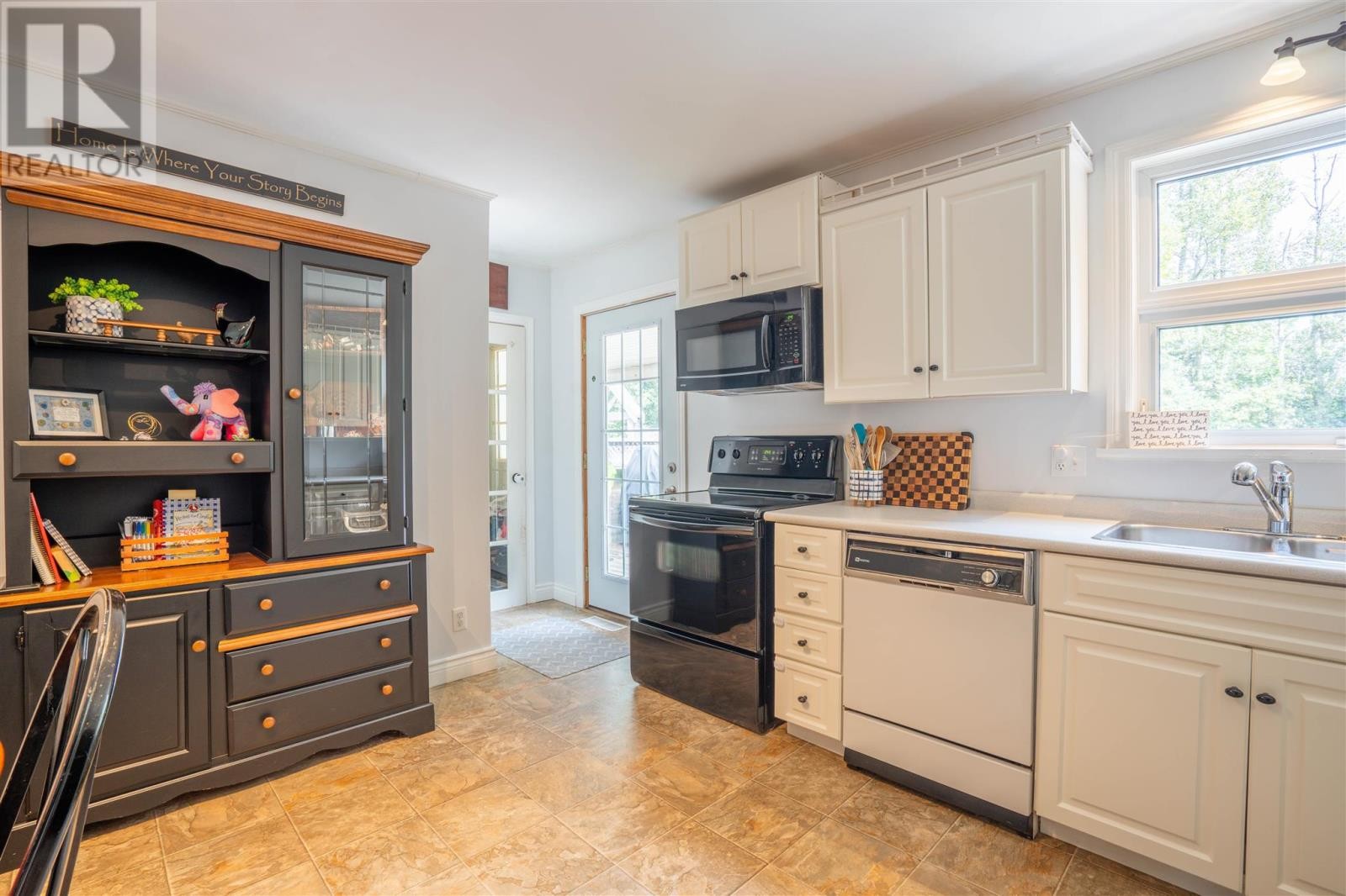 16 Retta St, Sault Ste. Marie, ON - Indoor Photo Showing Kitchen