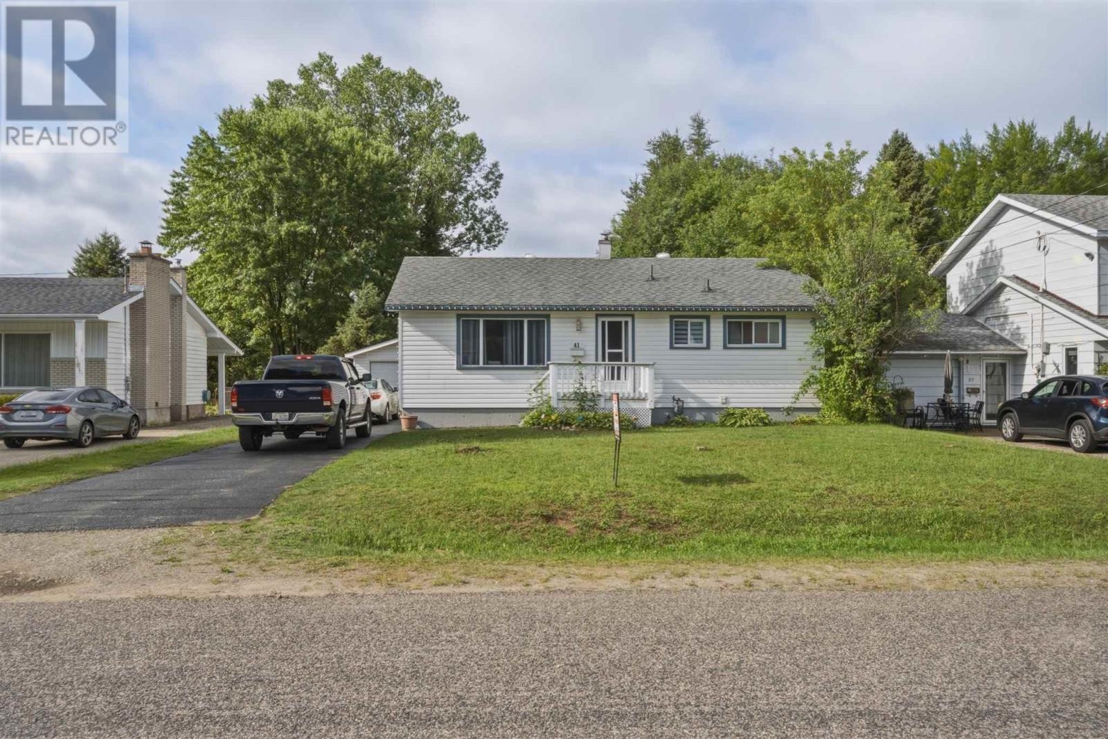 41 Centre St, Sault Ste Marie, ON