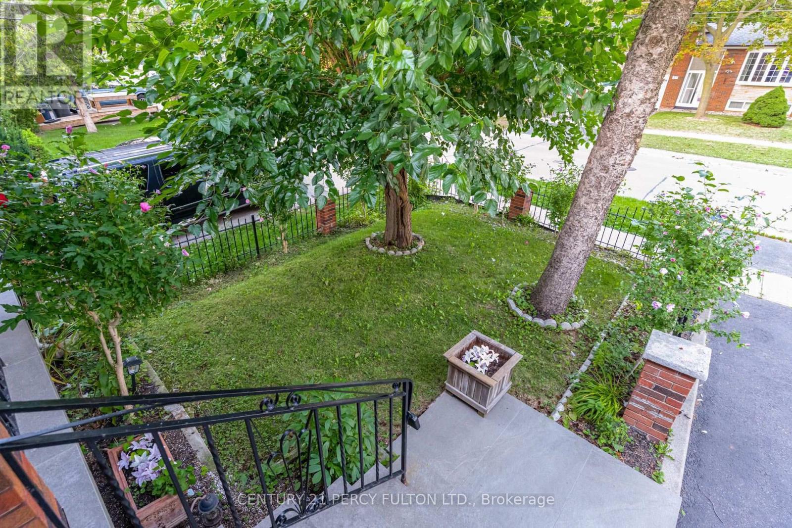46 Cedar Drive, Toronto, ON - Outdoor