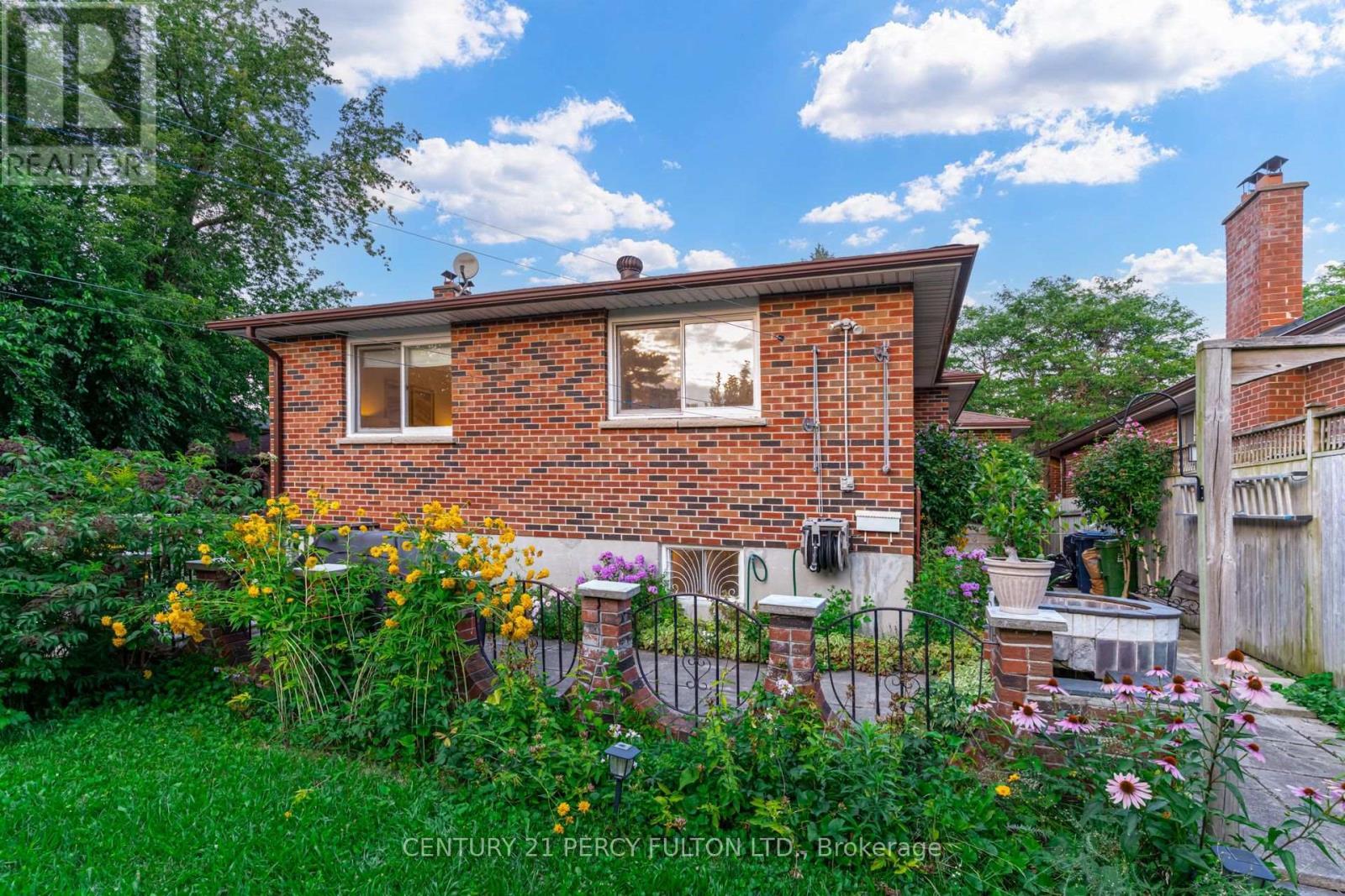 46 Cedar Drive, Toronto, ON - Outdoor