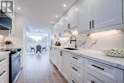 417 - 20 HARDING BOULEVARD W Richmond Hill, ON L4C 9S4