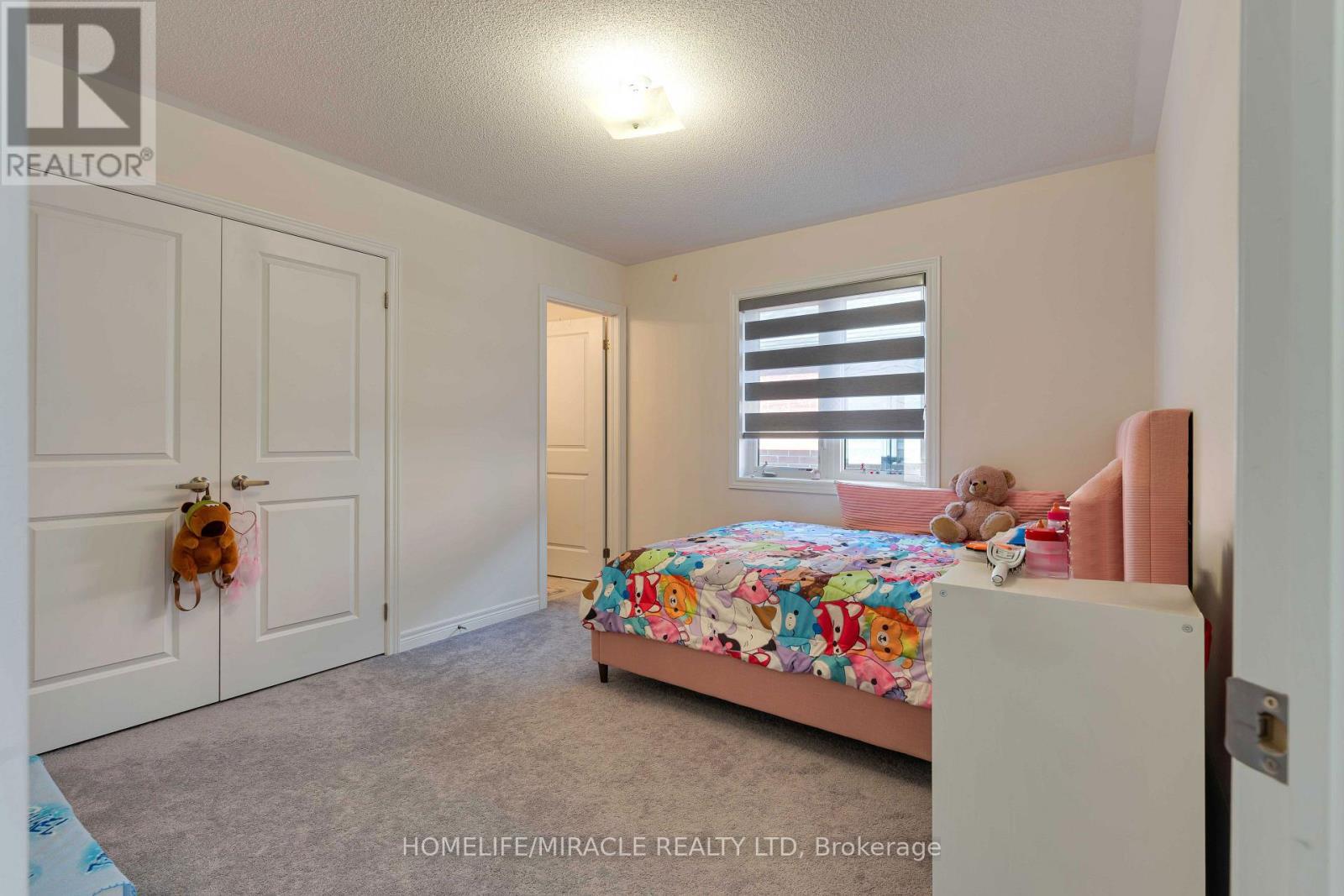 1429 Davis Loop, Innisfil, ON - Indoor Photo Showing Bedroom
