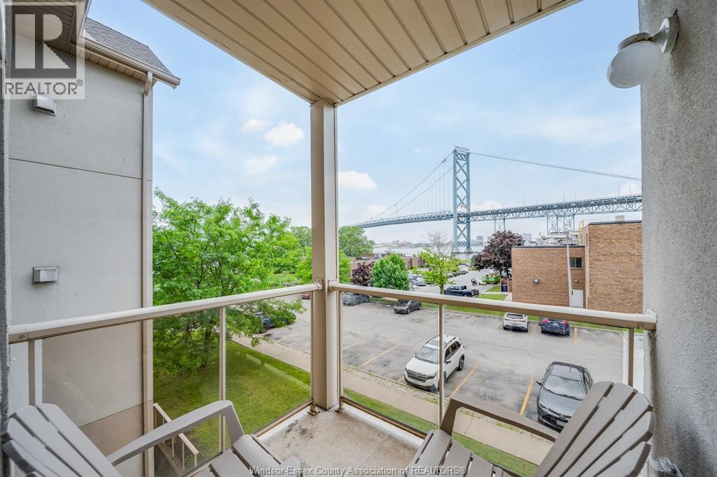 3000 Sandwich Street Unit# 309, Windsor, ON - Outdoor With Balcony With Exterior