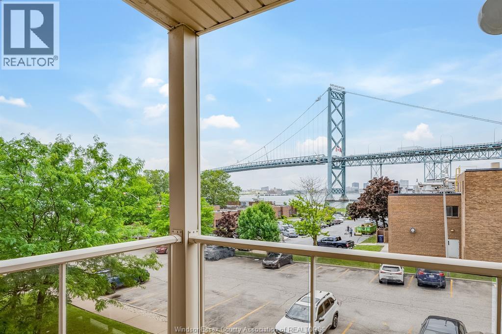 3000 Sandwich Street Unit# 309, Windsor, ON - Outdoor With Balcony With View