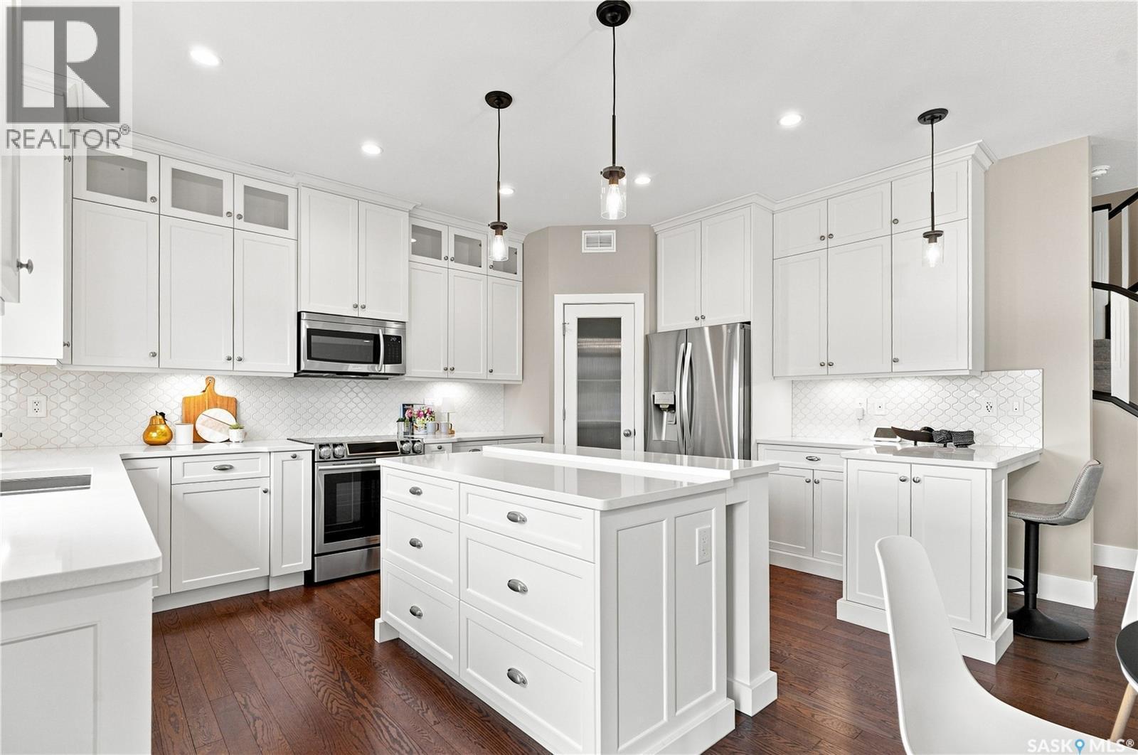 232 Secord Way, Saskatoon, SK - Indoor Photo Showing Kitchen With Upgraded Kitchen