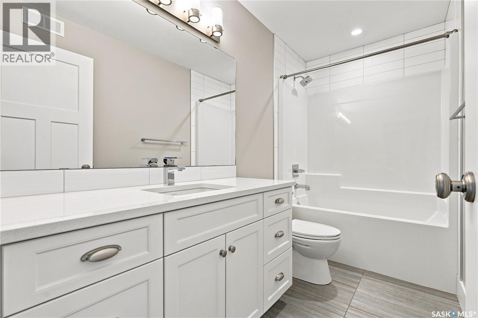 232 Secord Way, Saskatoon, SK - Indoor Photo Showing Bathroom