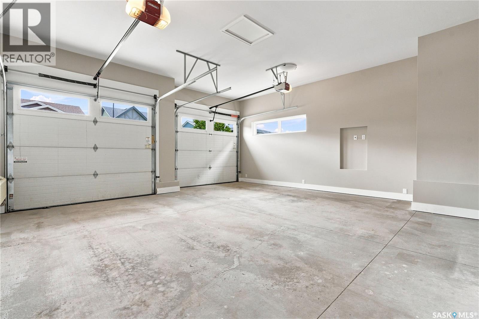 232 Secord Way, Saskatoon, SK - Indoor Photo Showing Garage