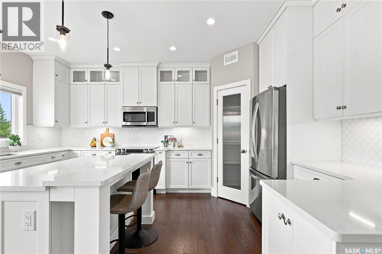 232 Secord Way, Saskatoon, SK - Indoor Photo Showing Kitchen With Upgraded Kitchen