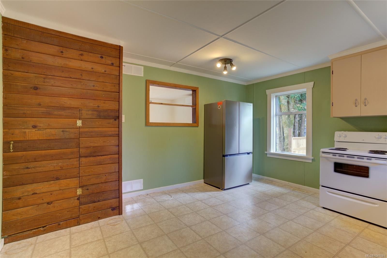 6810 Third St, Honeymoon Bay, BC