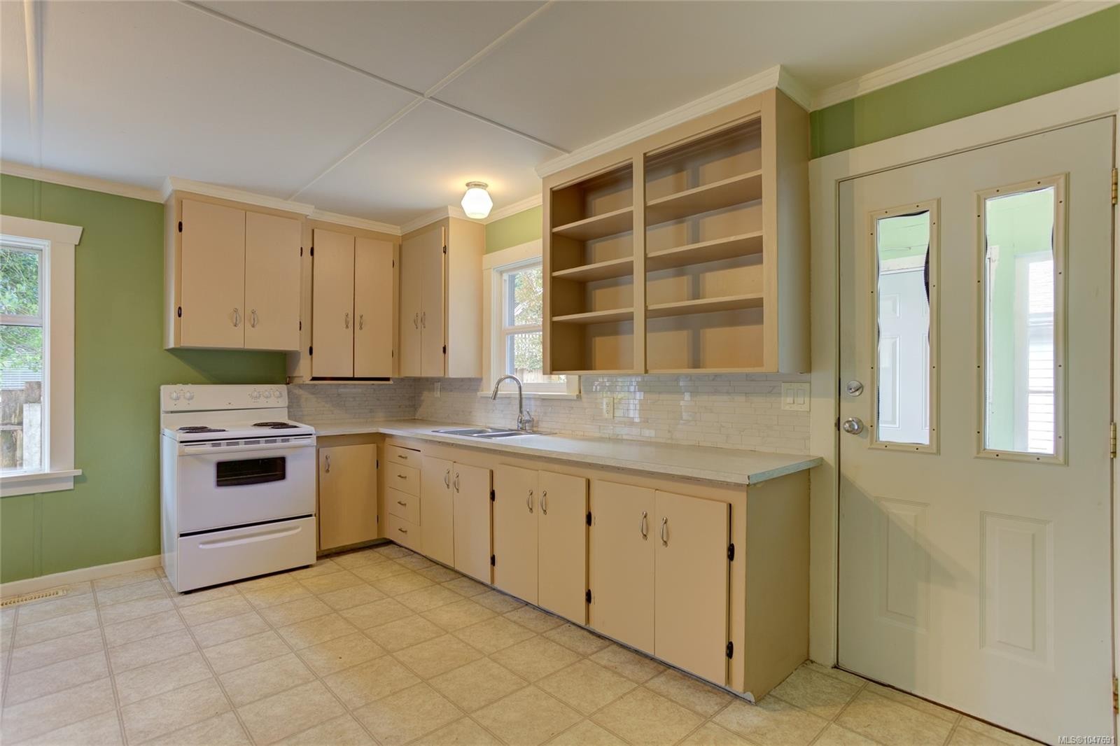 6810 Third St, Honeymoon Bay, BC