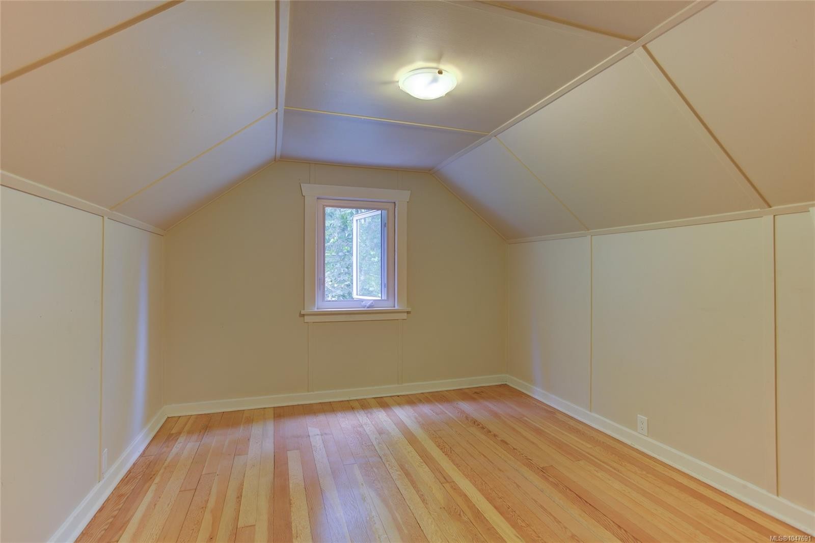 6810 Third St, Honeymoon Bay, BC