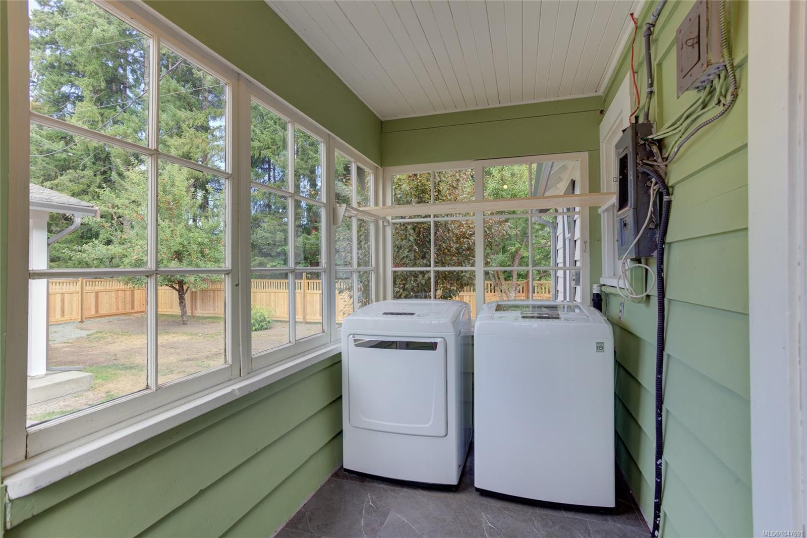 6810 Third St, Honeymoon Bay, BC