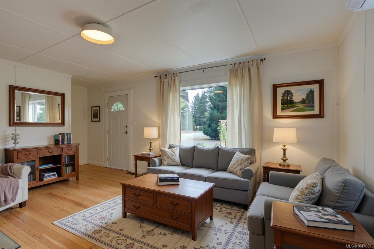 6810 Third St, Honeymoon Bay, BC