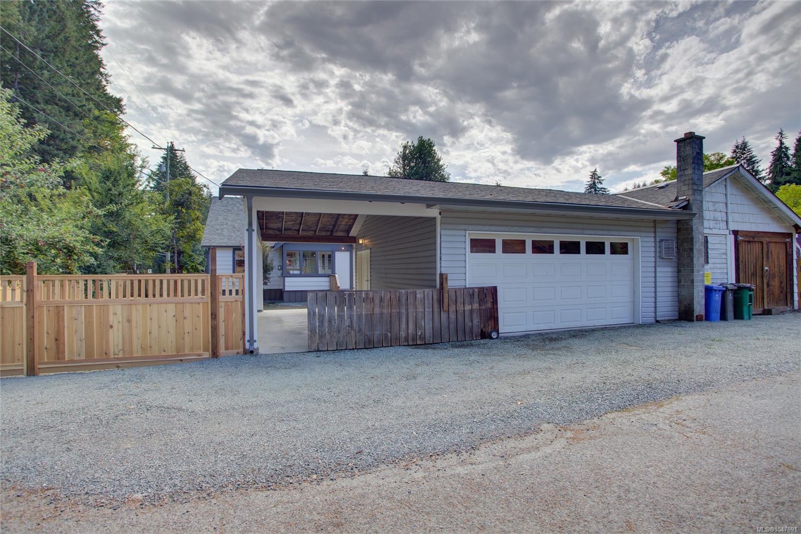 6810 Third St, Honeymoon Bay, BC