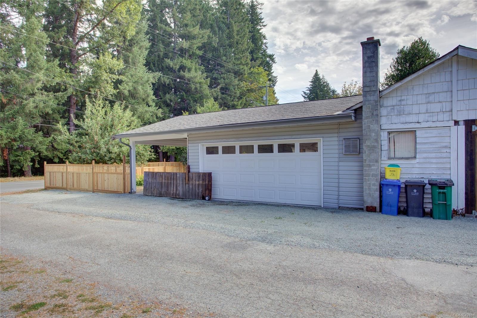 6810 Third St, Honeymoon Bay, BC