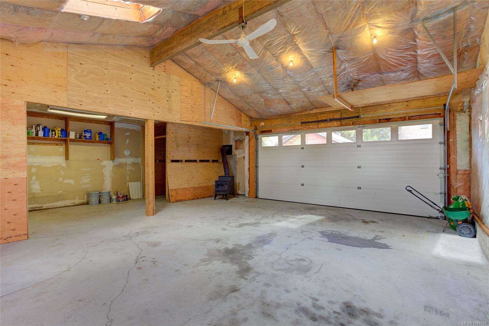 6810 Third St, Honeymoon Bay, BC