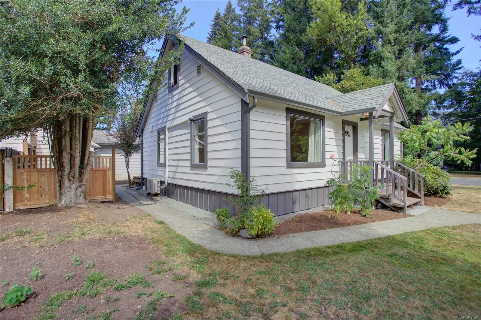 6810 Third St, Honeymoon Bay, BC