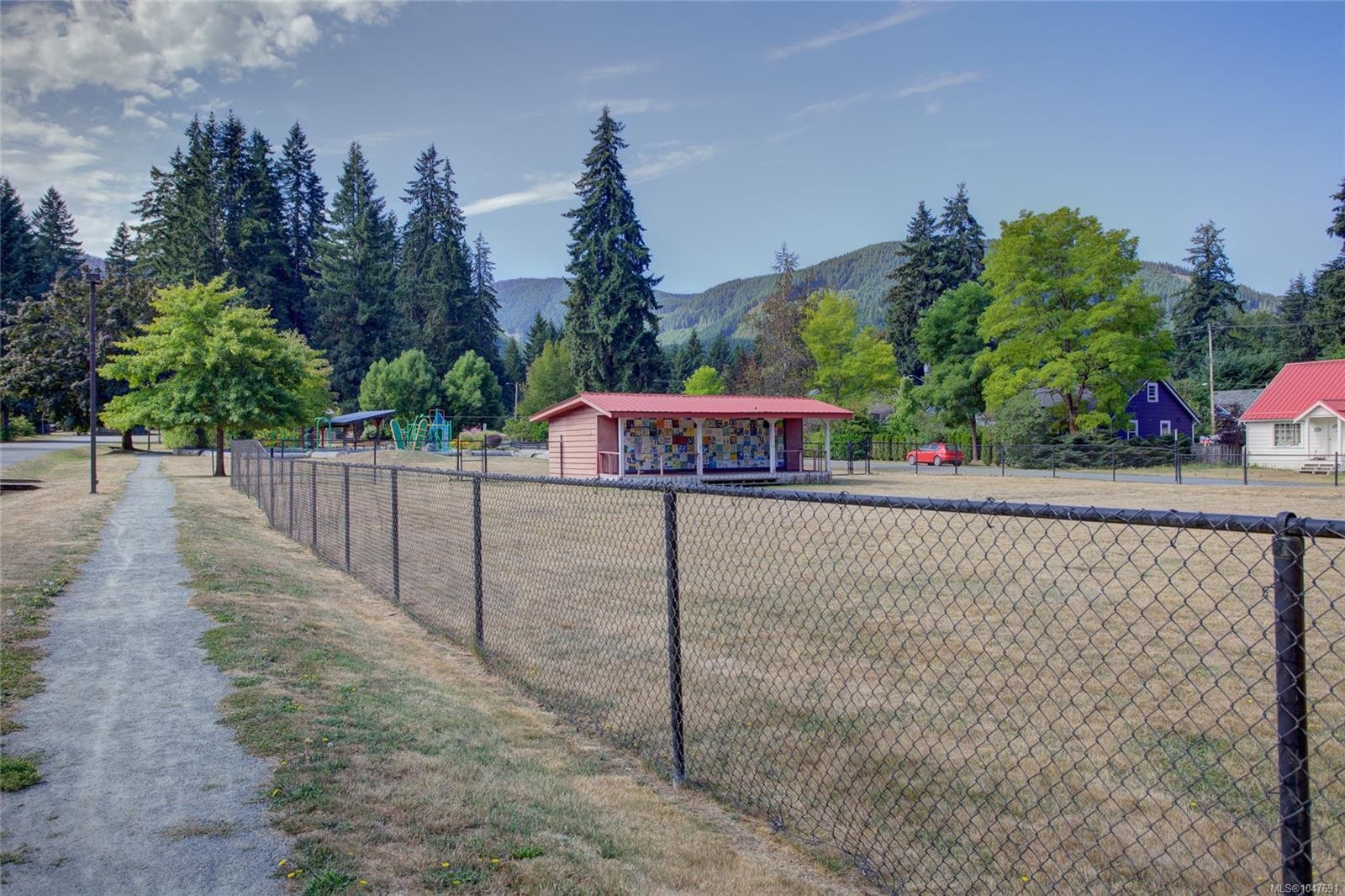6810 Third St, Honeymoon Bay, BC
